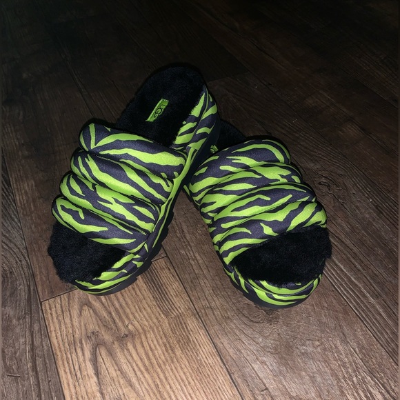 BRAND NEW PLATFORM UGGS - Picture 1 of 6